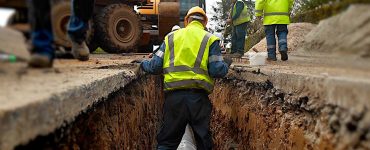 La imagen revela la maestría de Excavacions Girona en la excavación, fusionando tecnología innovadora y sostenibilidad en cada proyecto de obra civil.