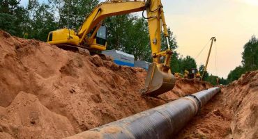 Ilustración de excavaciones para sistemas de drenaje y control de aguas pluviales en acción. Descubre cómo pueden beneficiar tus proyectos en Girona.